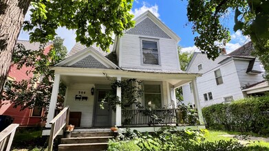 Building Photo - 306 Hollister Ave SE