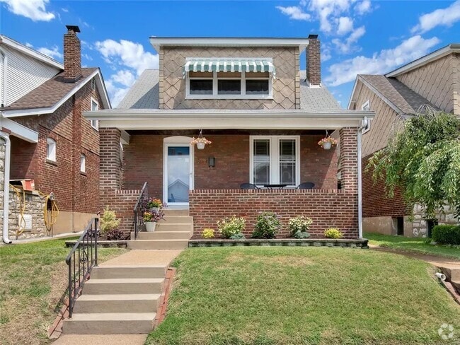 Building Photo - 6011 Arsenal St