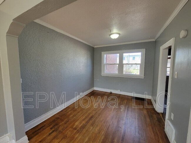 Building Photo - 410 Belmont Ave