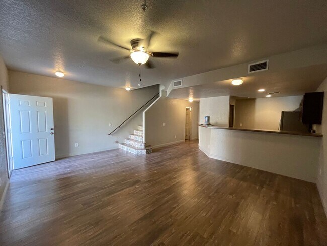 Foto del edificio - Luxury El Dorado Townhome for Rent