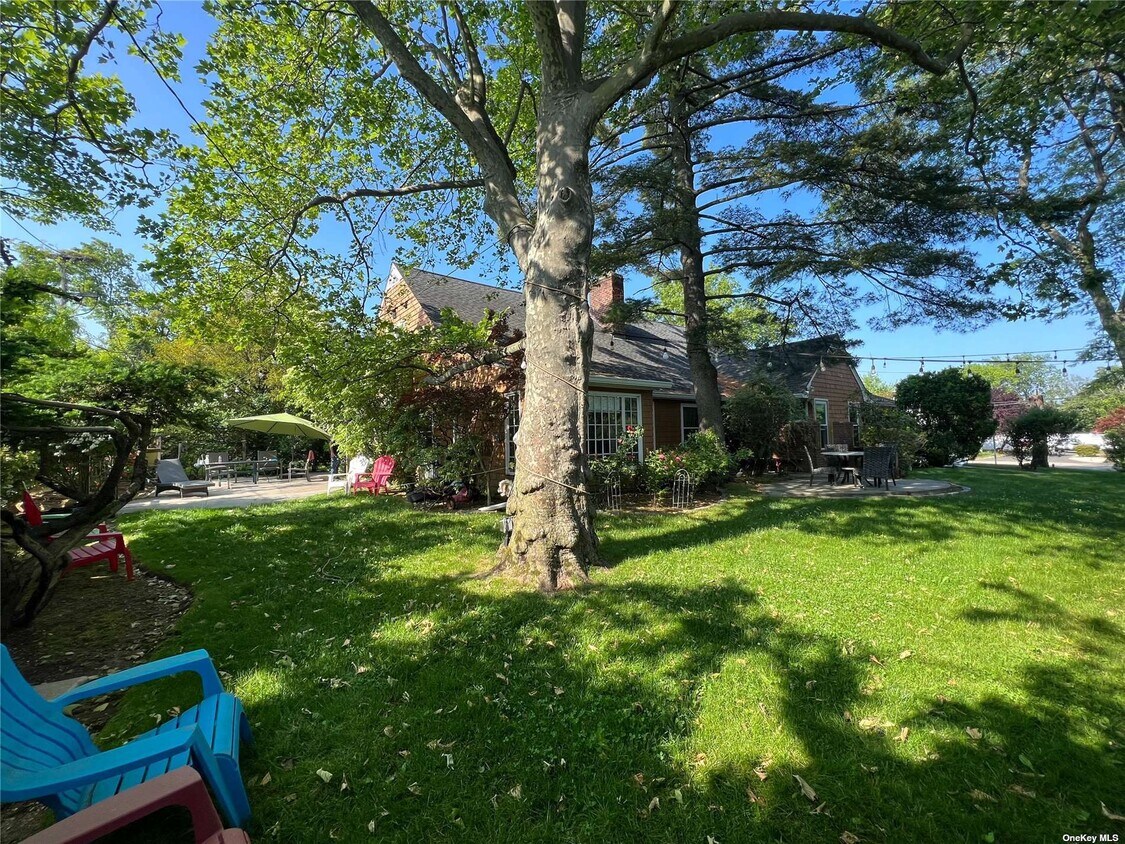 156 E Rockaway Rd, Hewlett, NY 11557 House Rental in Hewlett, NY