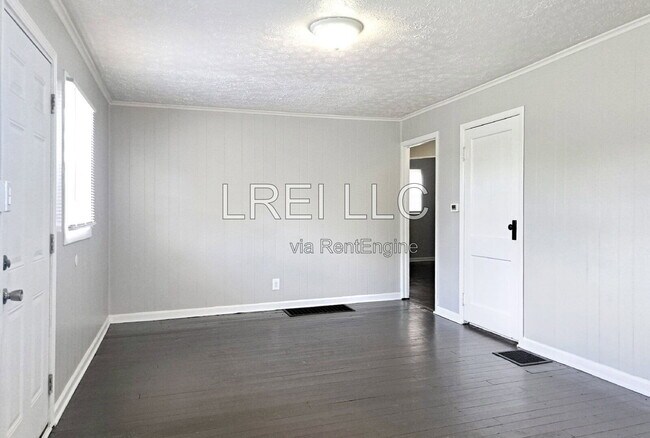 Building Photo - 1763 W Lee St