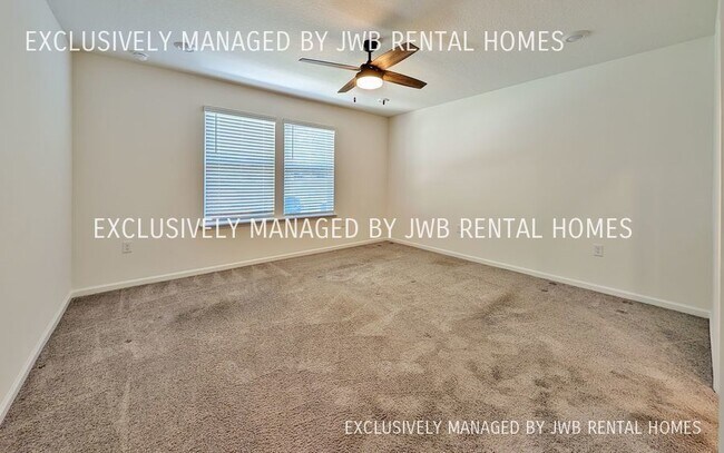 Building Photo - 3445 Village Park Dr