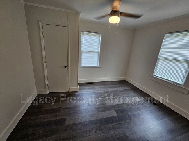 Foto del edificio - 1819 Wood Ave