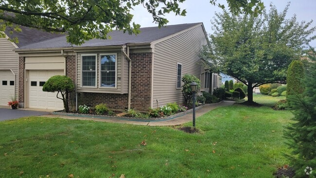 Building Photo - 174A Concordia Cir