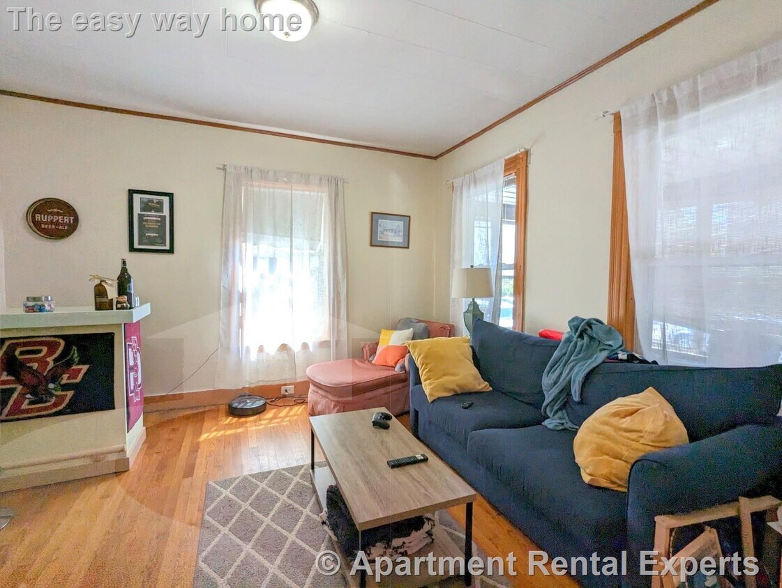 Porter Sq. 3 Bed EZ Walk to the Red Line... Townhouse for Rent in