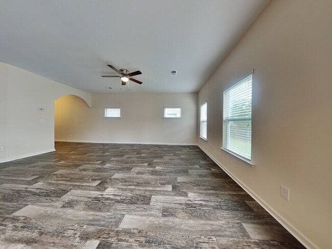 Building Photo - 394 Eagle Feather Loop