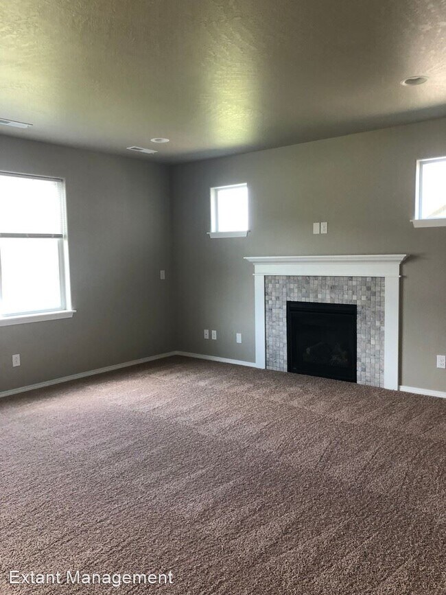 Building Photo - 5 br, 2.5 bath House - 1410 S Khinda CT