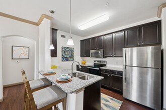 Building Photo - West Creek Apartments