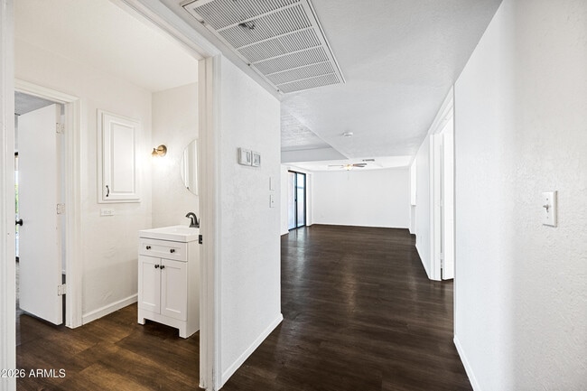 Building Photo - 12247 N Fountain Hills Blvd