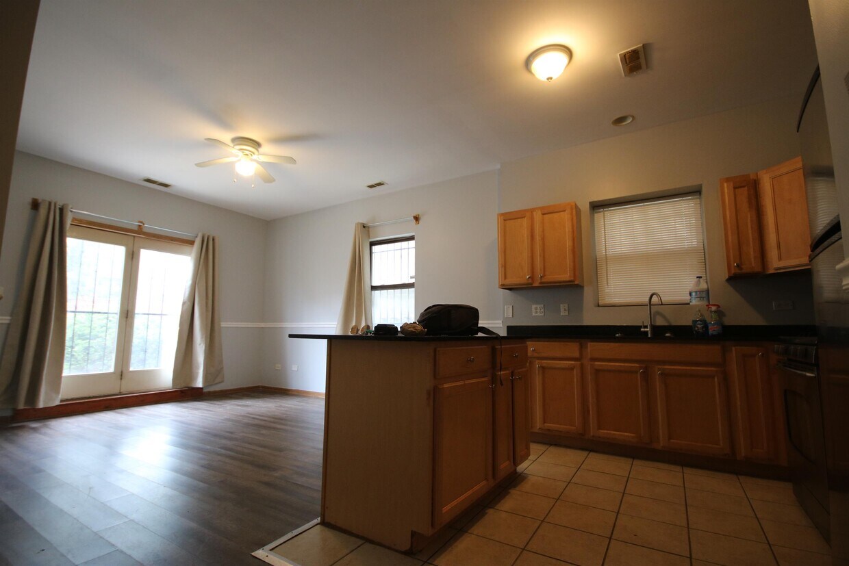 Primary Photo - 3138 W Fillmore St