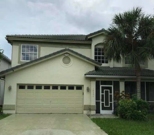 Primary Photo - 18304 Clear Brook Cir