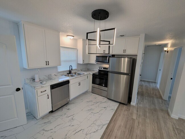 Foto del edificio - 6109 Evergreen Blvd