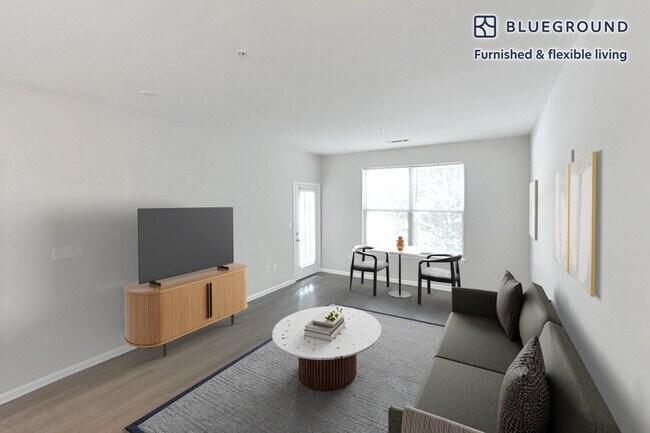 Building Photo - 160 Boylston St