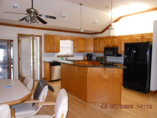 Building Photo - 643 US-98