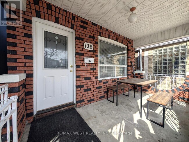 Photo du bâtiment - 128 Caledonia Rd