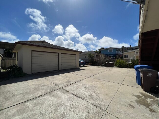 Building Photo - 115 Seeno St