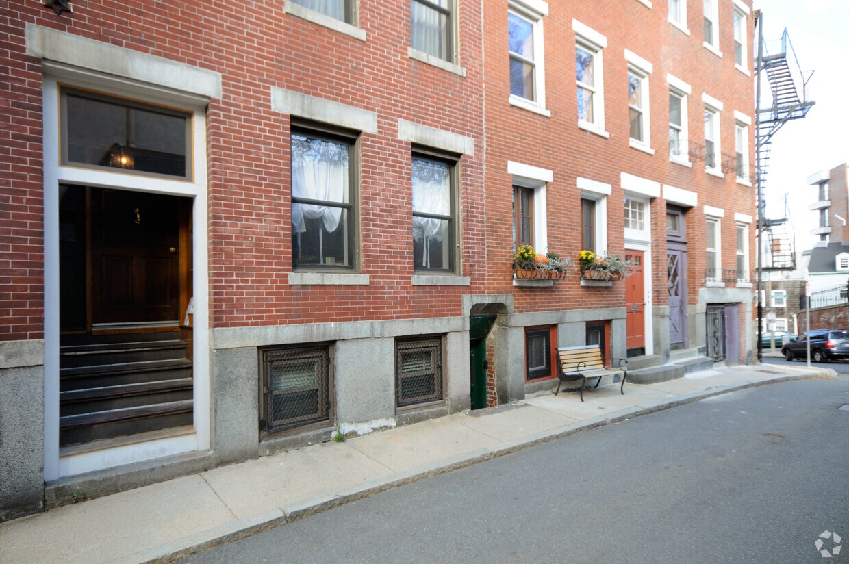 4 N Hudson St, Boston, MA 02113 Apartments in Boston, MA