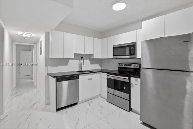 Foto del edificio - 5731 NE 18th Ave