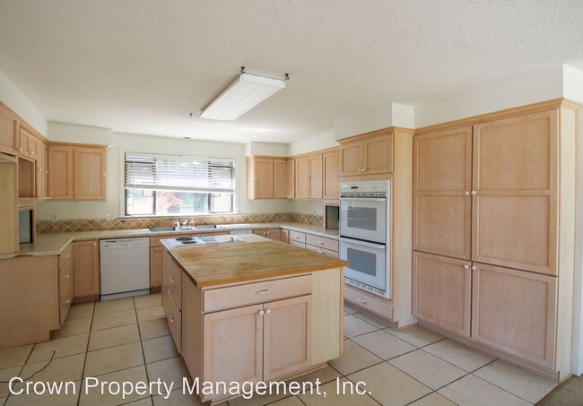 Building Photo - 2 br, 1.5 bath House - 5831 Woodside Dr SE