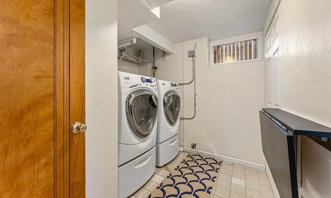 Foto del edificio - 1380 Hudson St