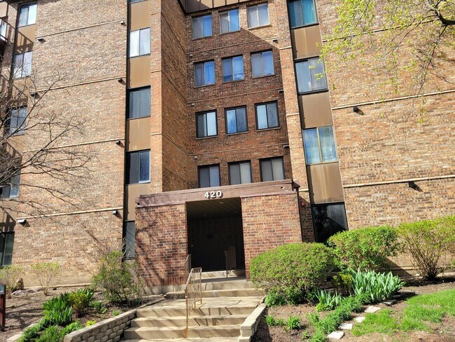 Foto del edificio - 420 Walnut Creek Rd
