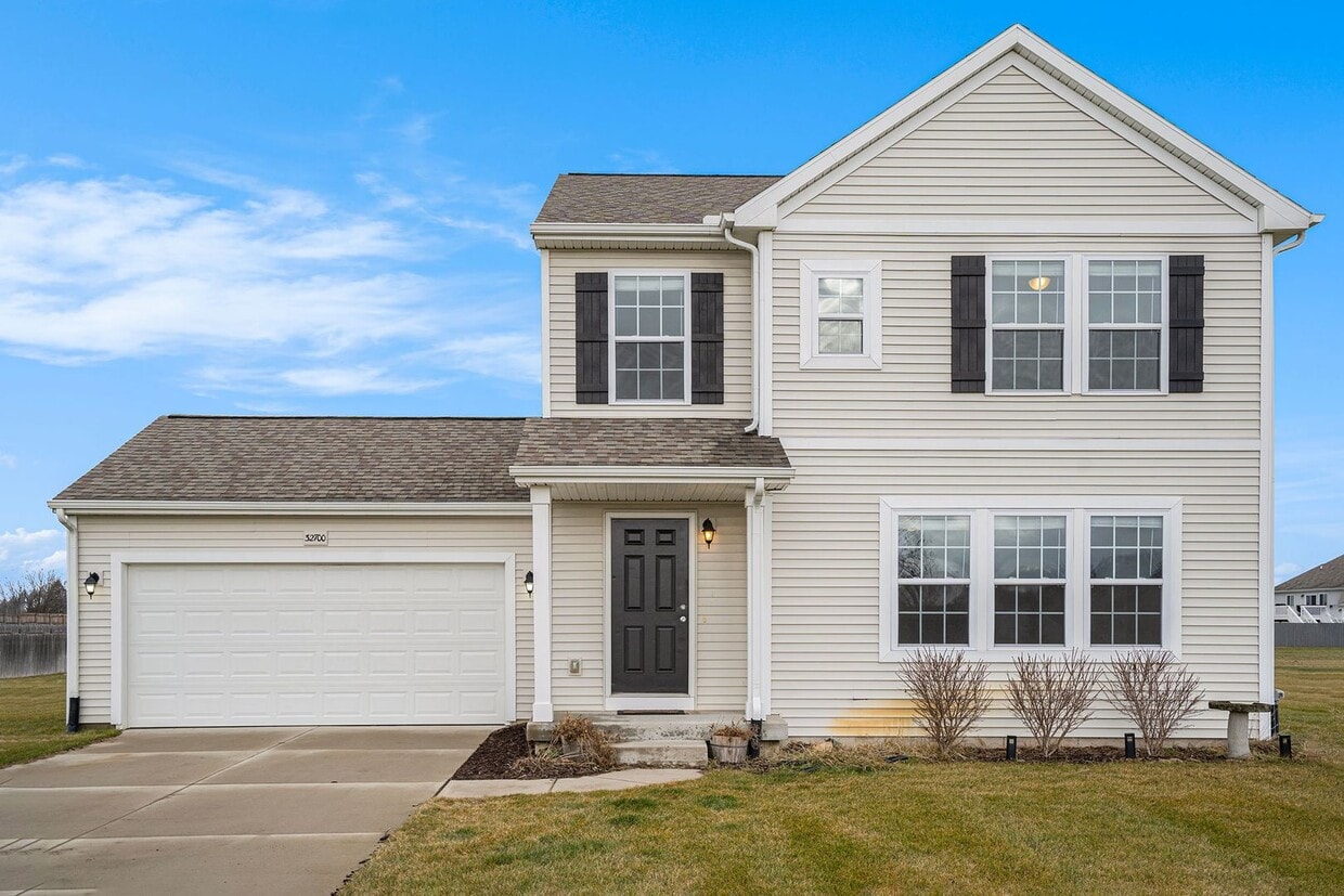 Primary Photo - Beautiful Neighborhood with Newer Home for...