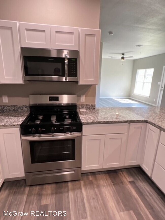 Foto del edificio - 3 br, 2 bath House - 10737 Douglas Circle