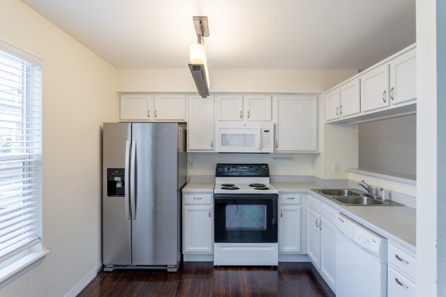 Foto del edificio - 13291 Holly St