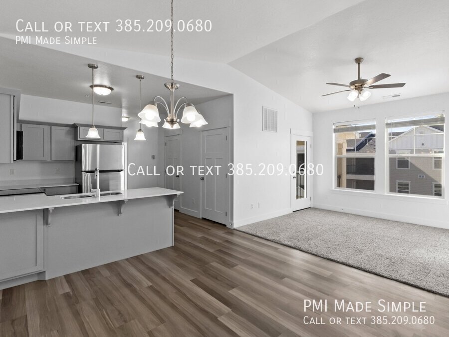 Primary Photo - Charming 3-Bed Condo with 1-Car Garage in ...