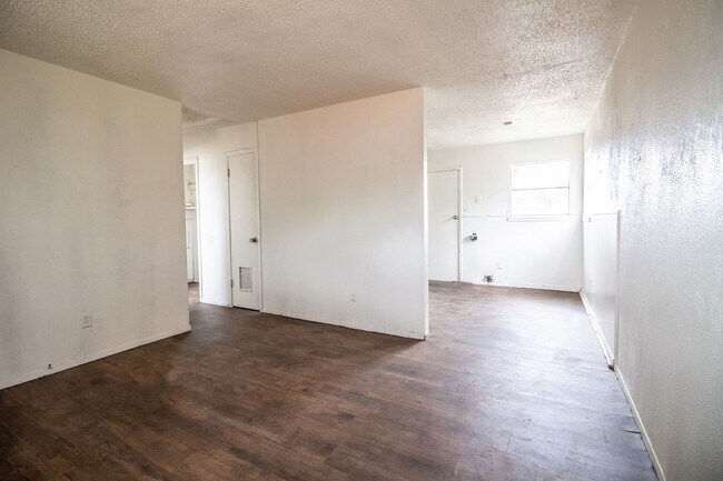 Foto del edificio - Updated 3 bedroom 1 bath single family hom...