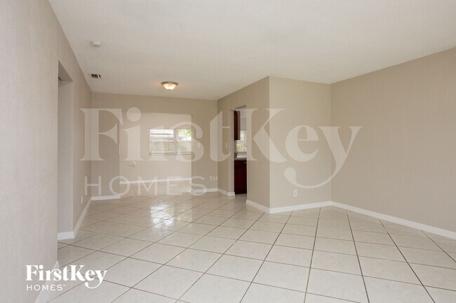 Foto del edificio - 3430 NW 34th St