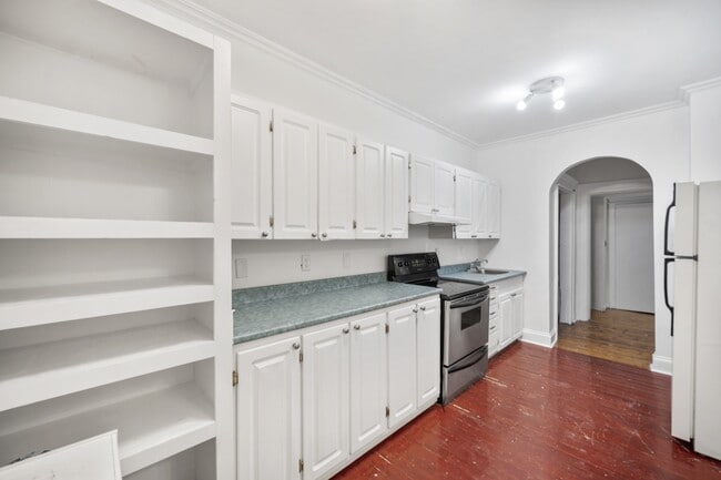 Building Photo - 203 Gower St