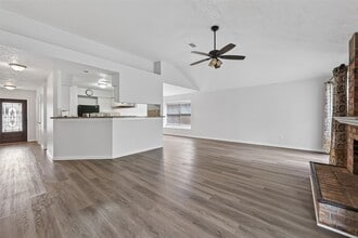 Building Photo - 22022 Kenlake Dr