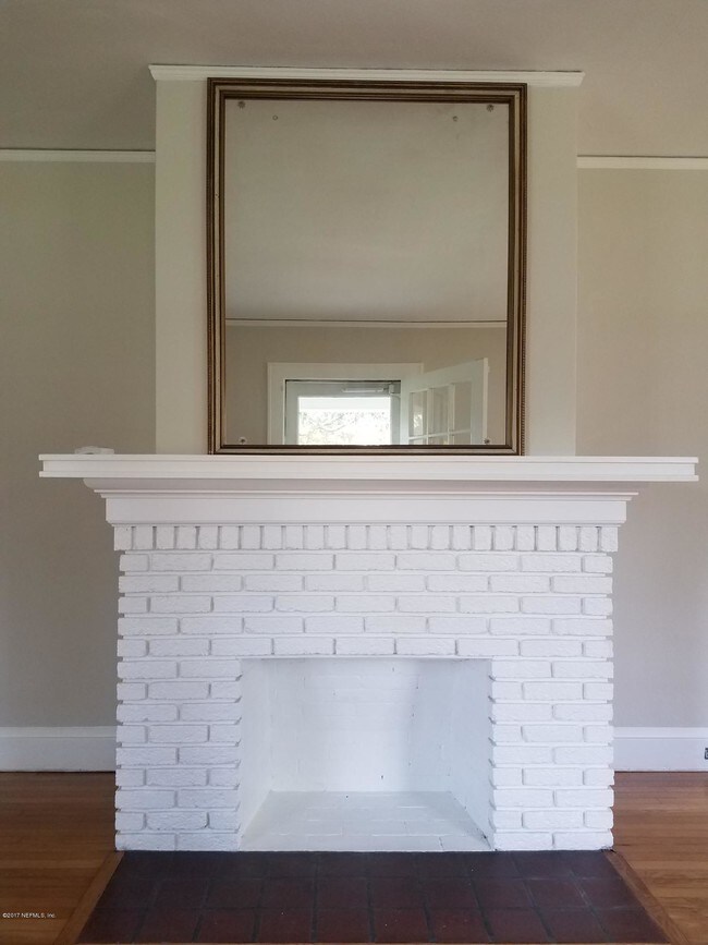 Building Photo - 1424 Avondale Ave