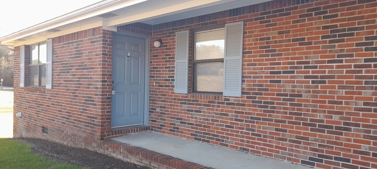 326 Mission Ridge Rd Unit B, Rossville, GA 30741 Room for Rent in