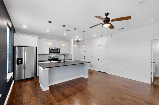 Photo - 800 S Welch St Apartment