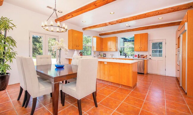California "formal" dining room - 25648 Timpangos Dr