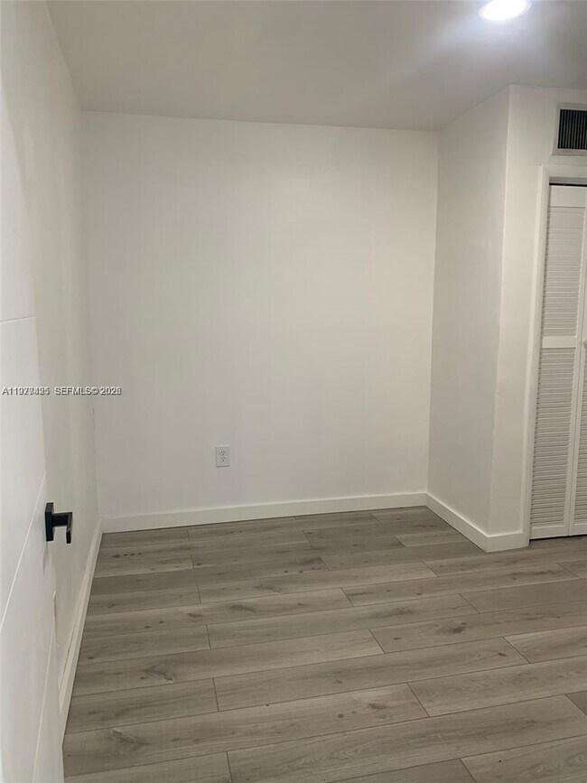 Foto del edificio - 8295 NE Miami Ct