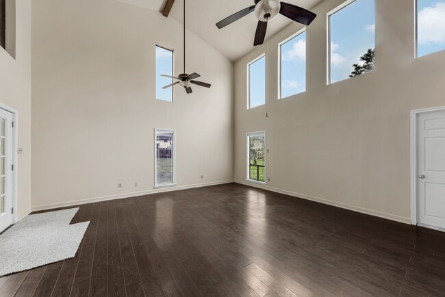 Building Photo - 1205 King Arthur Cir