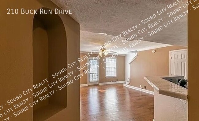 Building Photo - 210 Buck Run Dr
