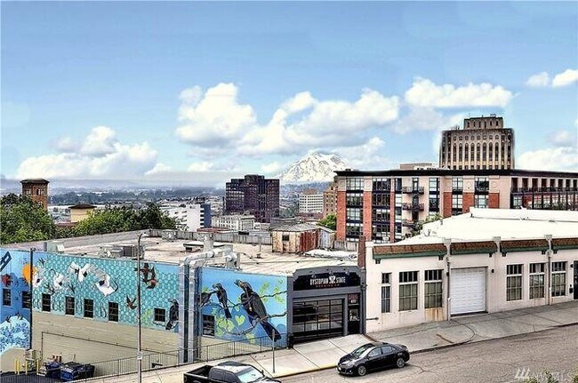 Building Photo - 416 S 6th Ave