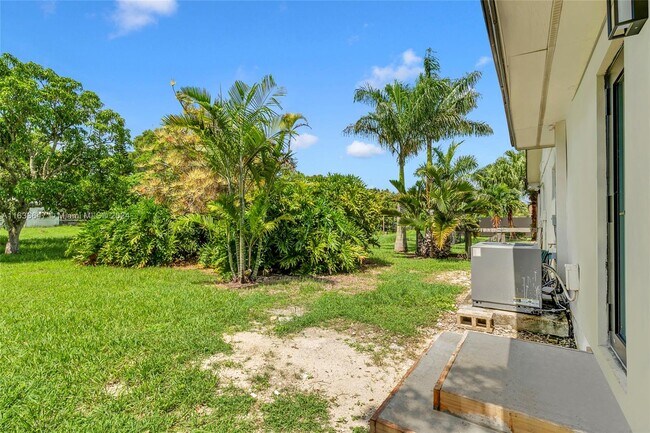 Building Photo - 30400 SW 193rd Ave