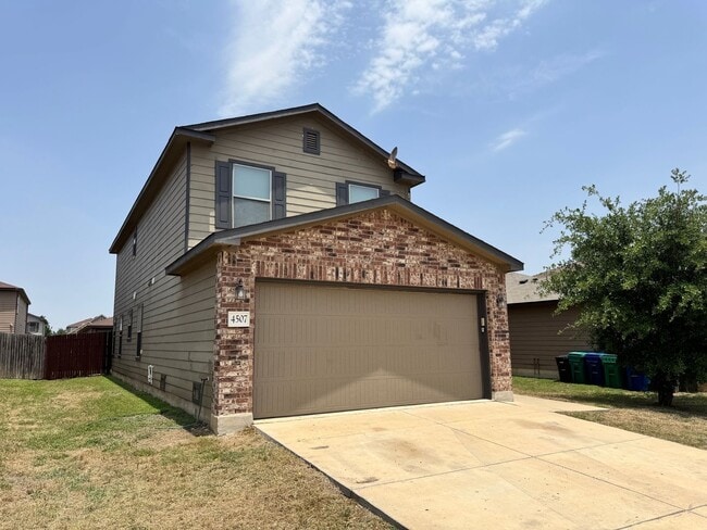 Building Photo - Ready for Move In! Spacious 4 bedroom 3 ba...