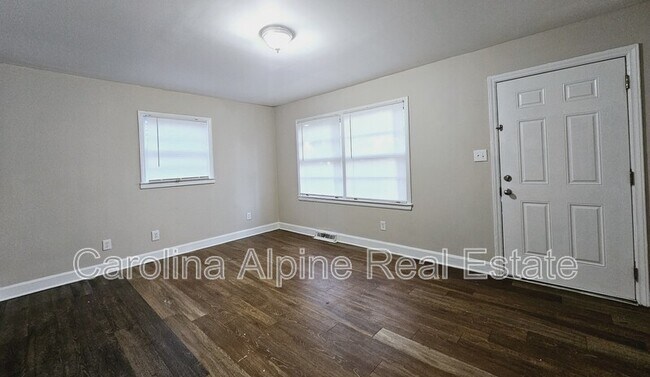 Foto del edificio - 4228 Brookway Dr