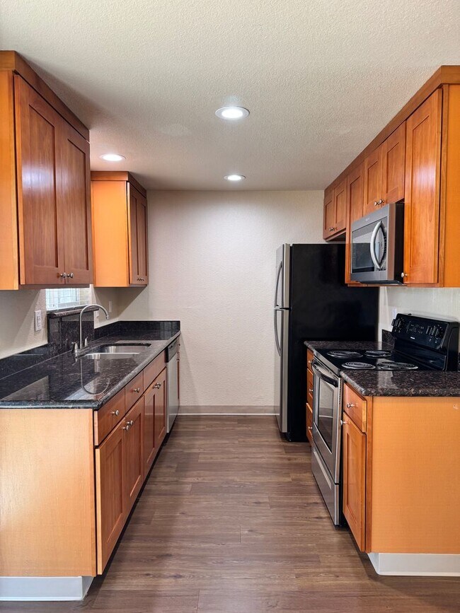 Foto del edificio - 17402-17404 8TH AVE CT E
