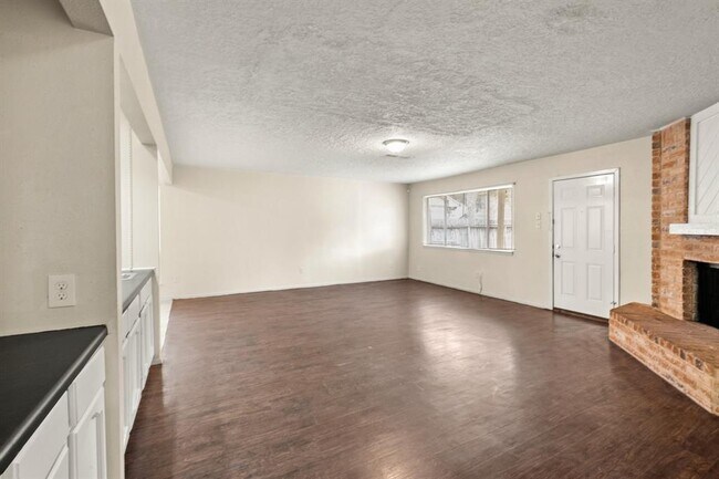 Building Photo - 8531 Quail Hills Dr