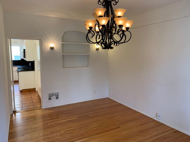 Building Photo - 9248 Charleville Blvd