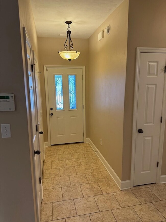 Building Photo - 1013 Chase Creek Cir