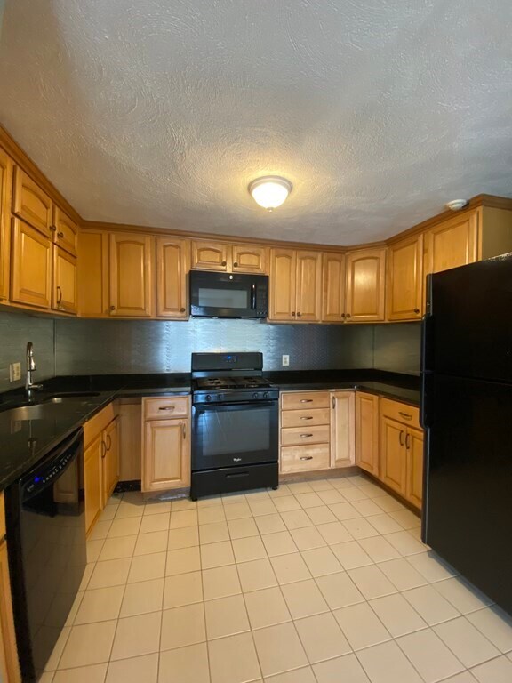 Foto del edificio - 2 Karen Cir